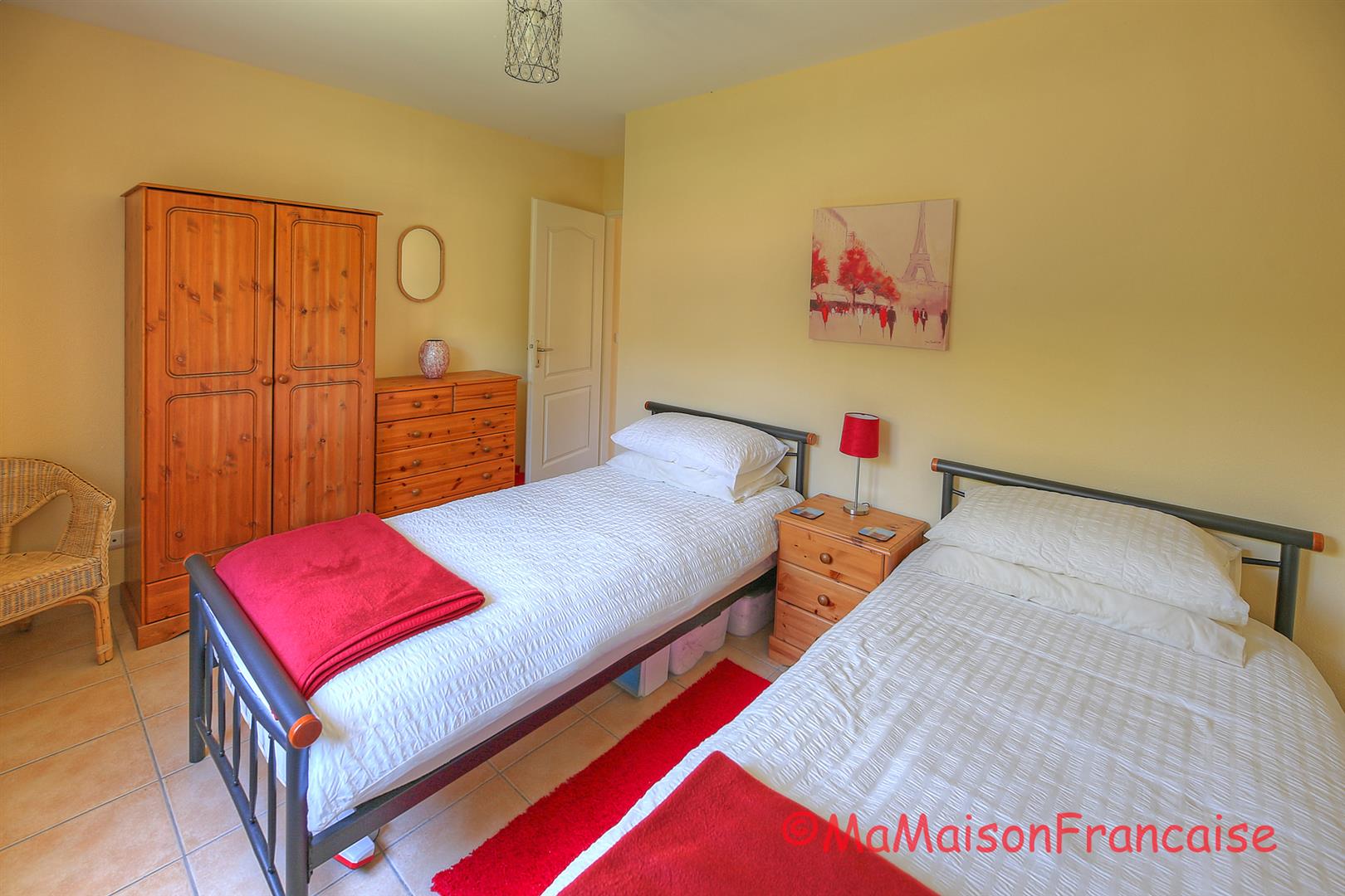 Immaculate 2bed/2bath Villa, communal swimming pool close to a 27 hole golf course