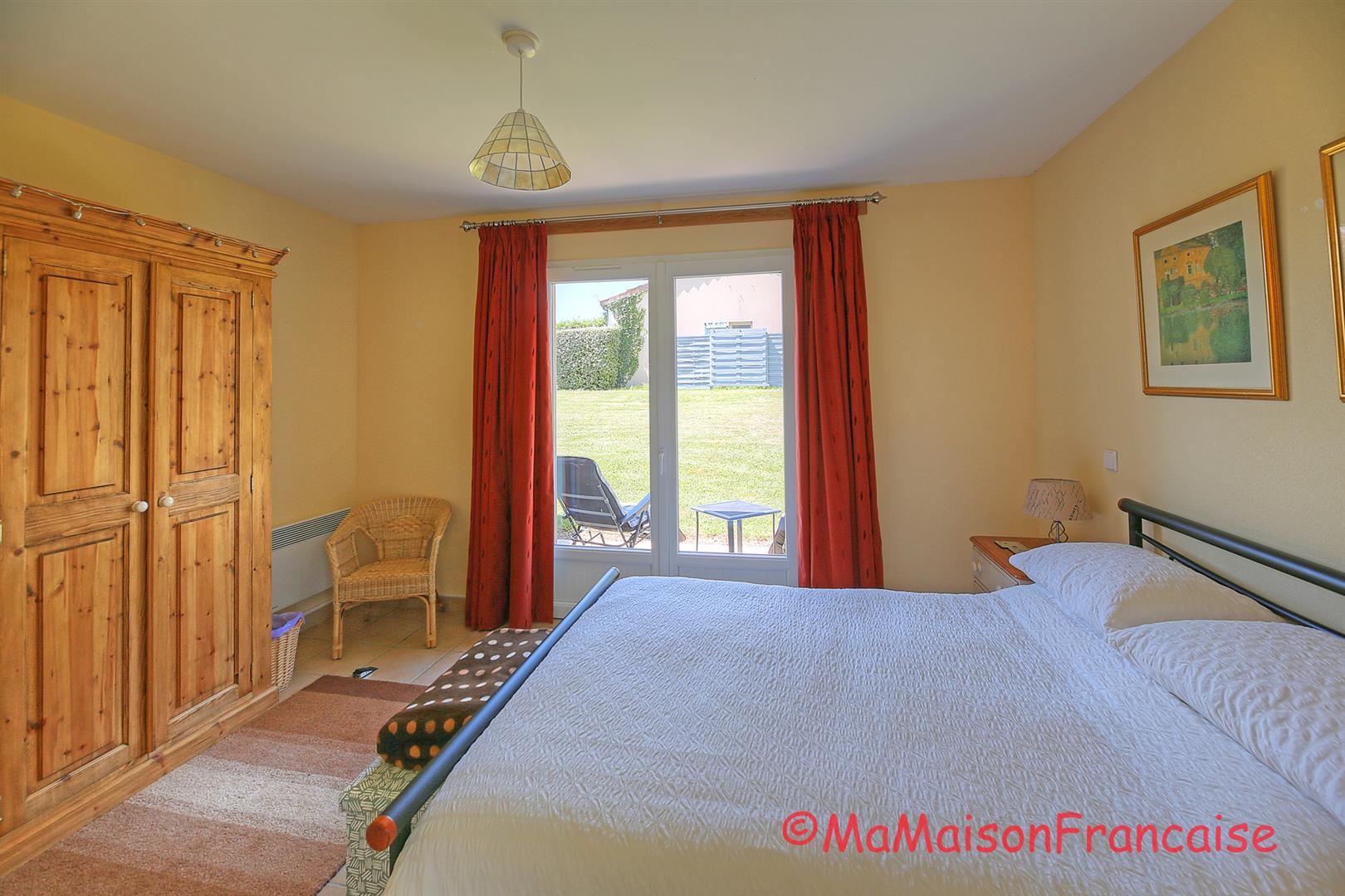 Immaculate 2bed/2bath Villa, communal swimming pool close to a 27 hole golf course