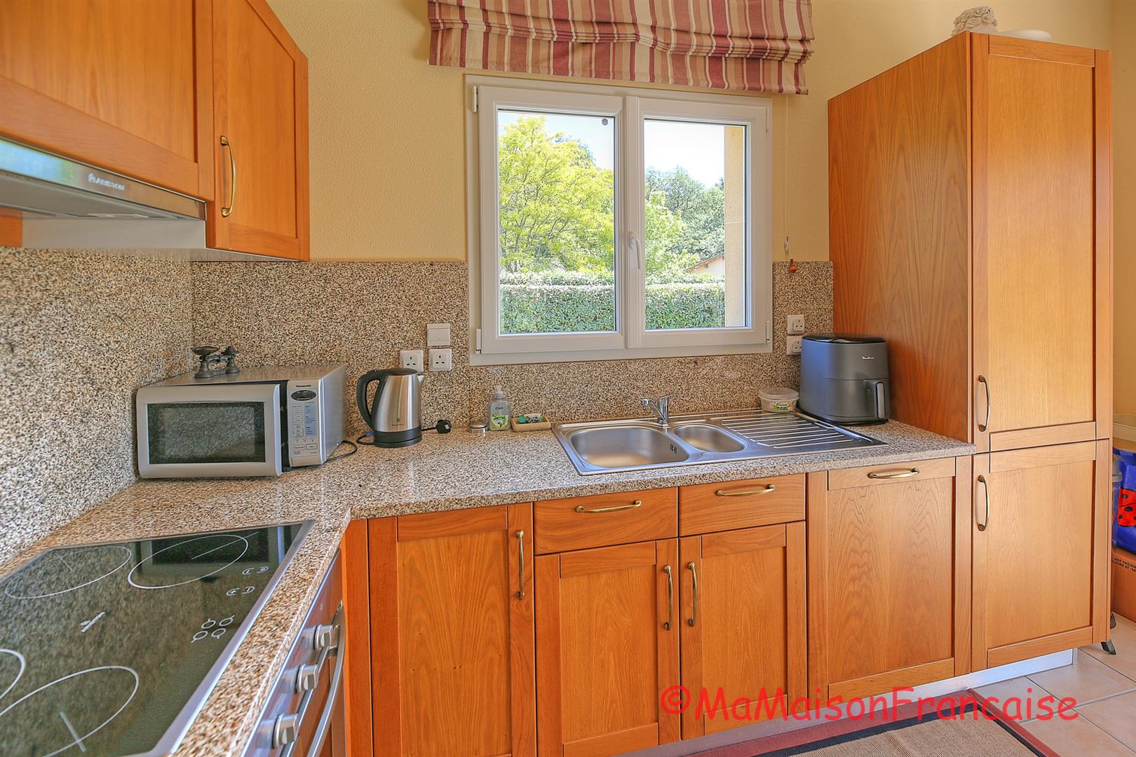 Immaculate 2bed/2bath Villa, communal swimming pool close to a 27 hole golf course