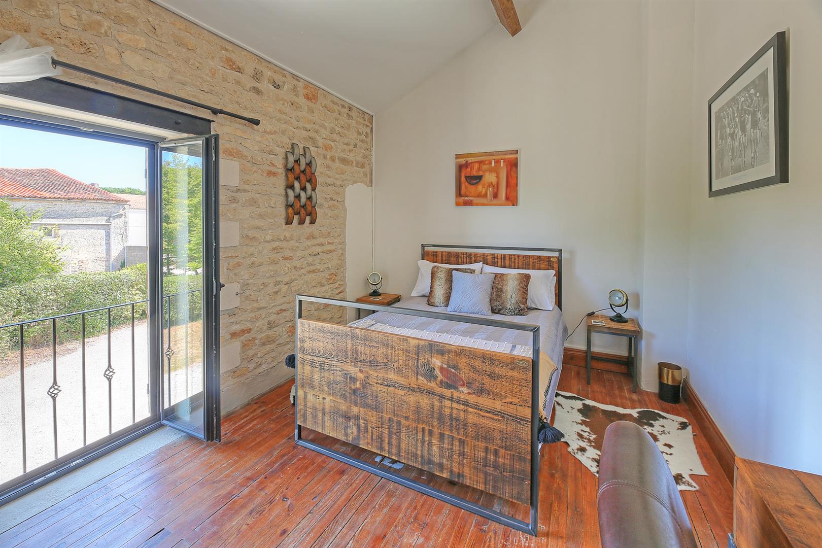 Stunning Detached Barn Conversion with Cottage, Heated Pool, 5 Beds, 4 Baths