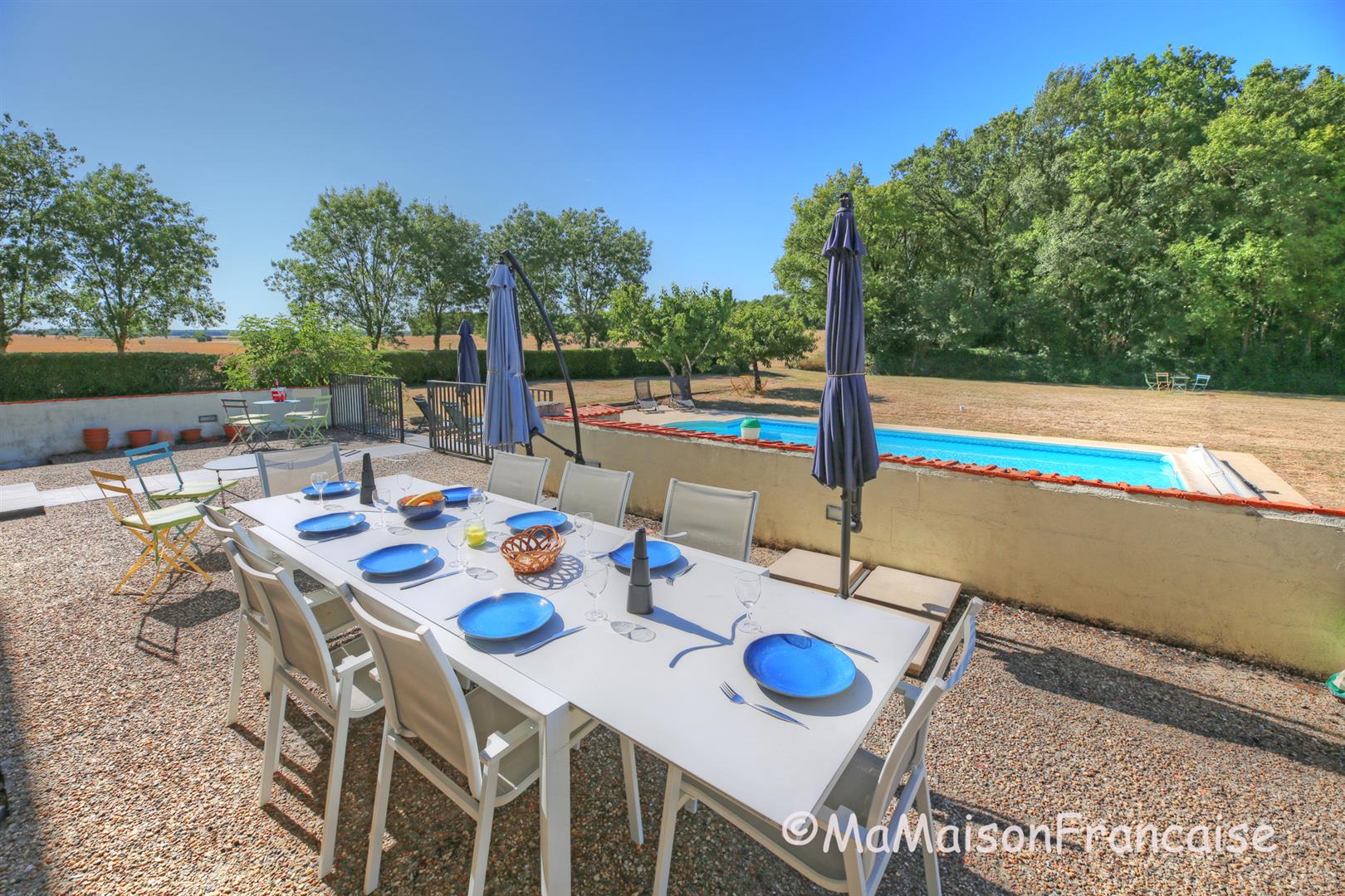 Stunning Detached Barn Conversion with Cottage, Heated Pool, 5 Beds, 4 Baths