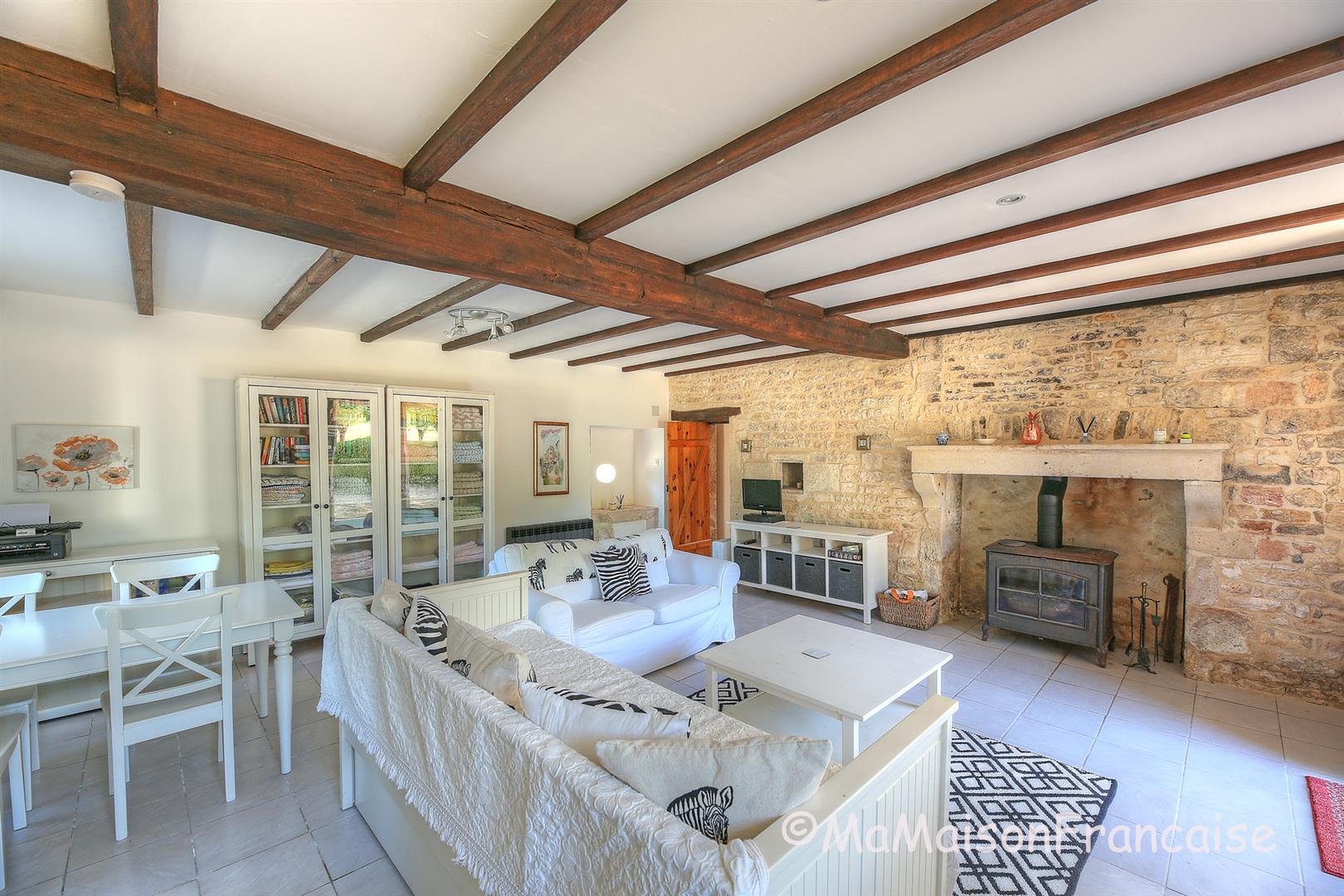 Stunning Detached Barn Conversion with Cottage, Heated Pool, 5 Beds, 4 Baths