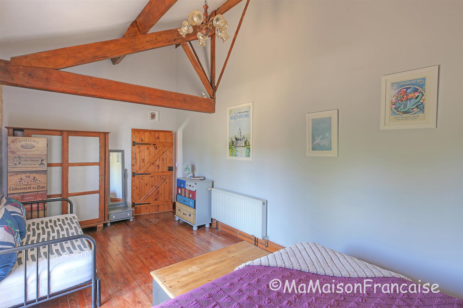 Stunning Detached Barn Conversion with Cottage, Heated Pool, 5 Beds, 4 Baths