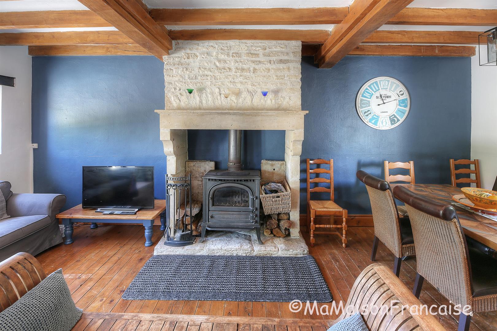Stunning Detached Barn Conversion with Cottage, Heated Pool, 5 Beds, 4 Baths