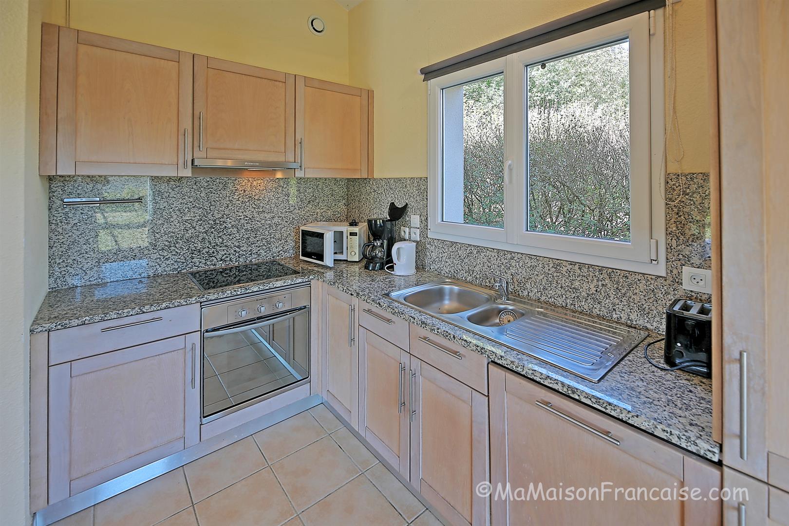 Immaculate 2bed/2bath Villa, communal swimming pool close to a 27 hole golf course