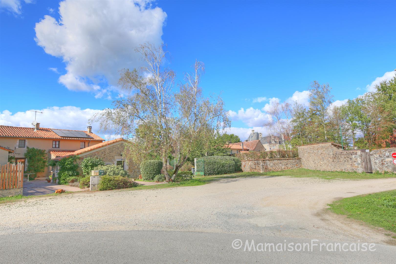 Immaculate village house 3bed/2bath, large gardens next to a golf course