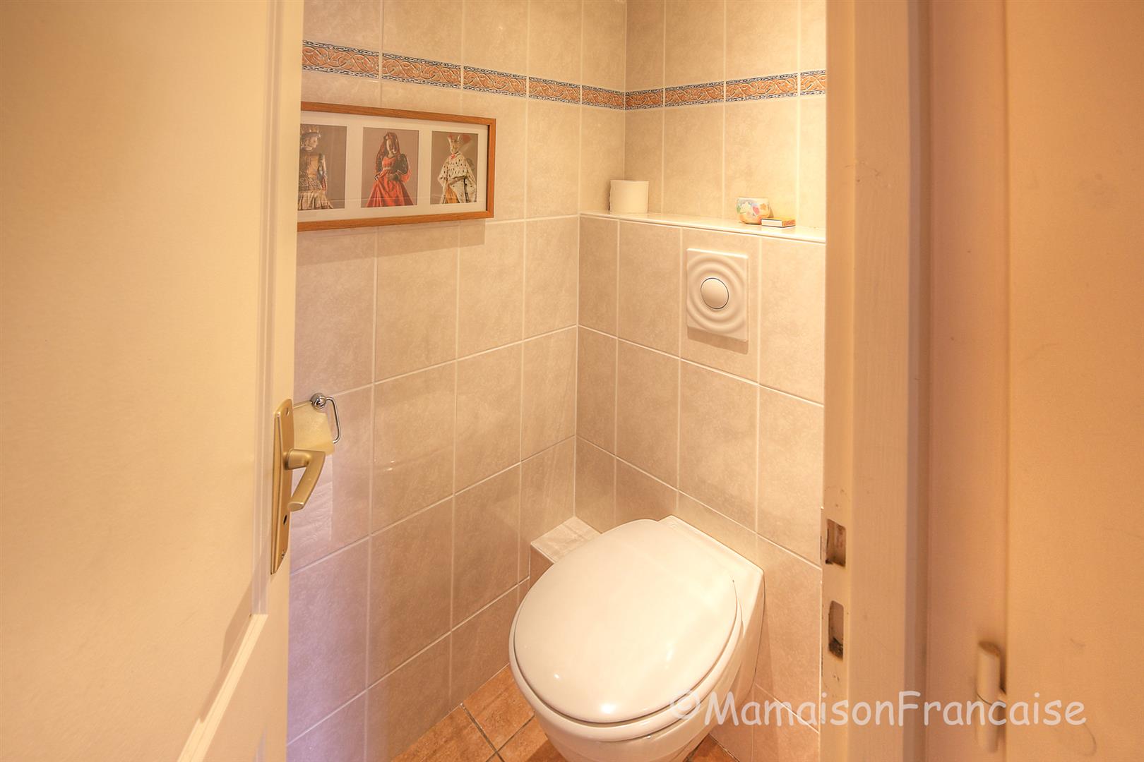 Immaculate village house 3bed/2bath, large gardens next to a golf course