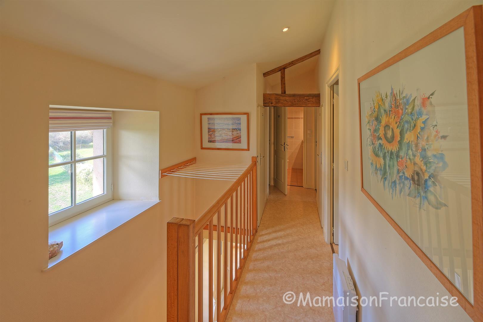 Immaculate village house 3bed/2bath, large gardens next to a golf course