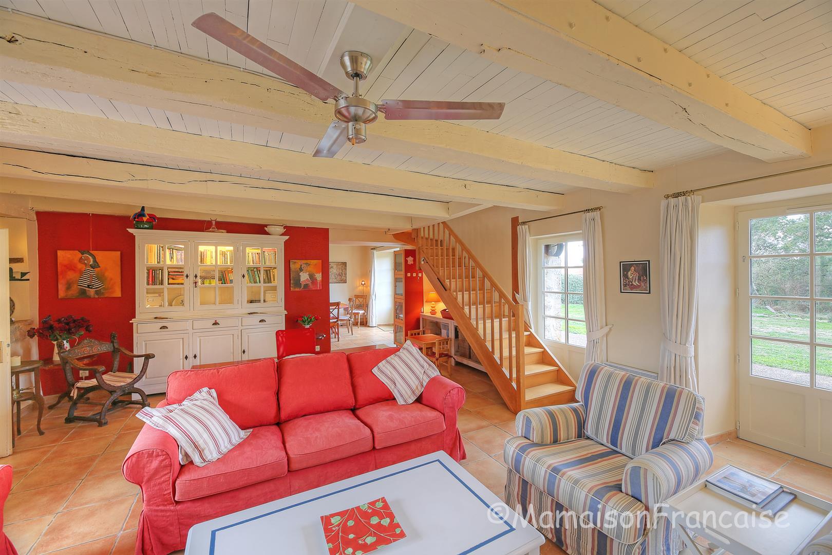 Immaculate village house 3bed/2bath, large gardens next to a golf course