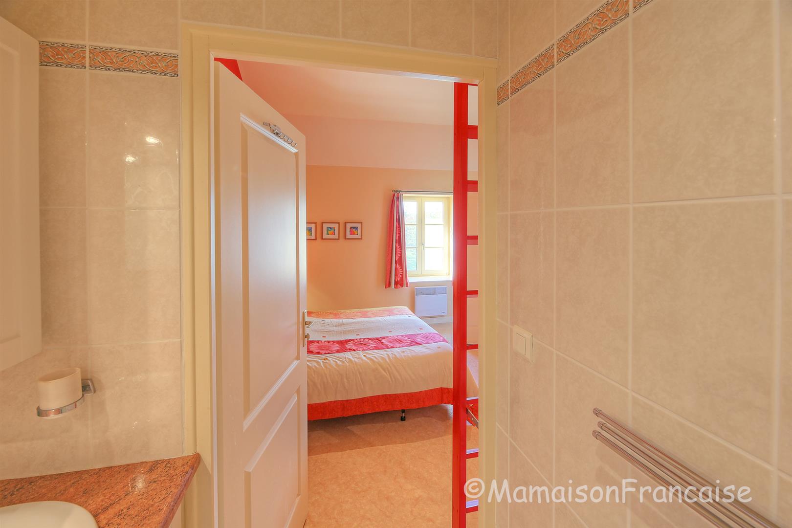Immaculate village house 3bed/2bath, large gardens next to a golf course