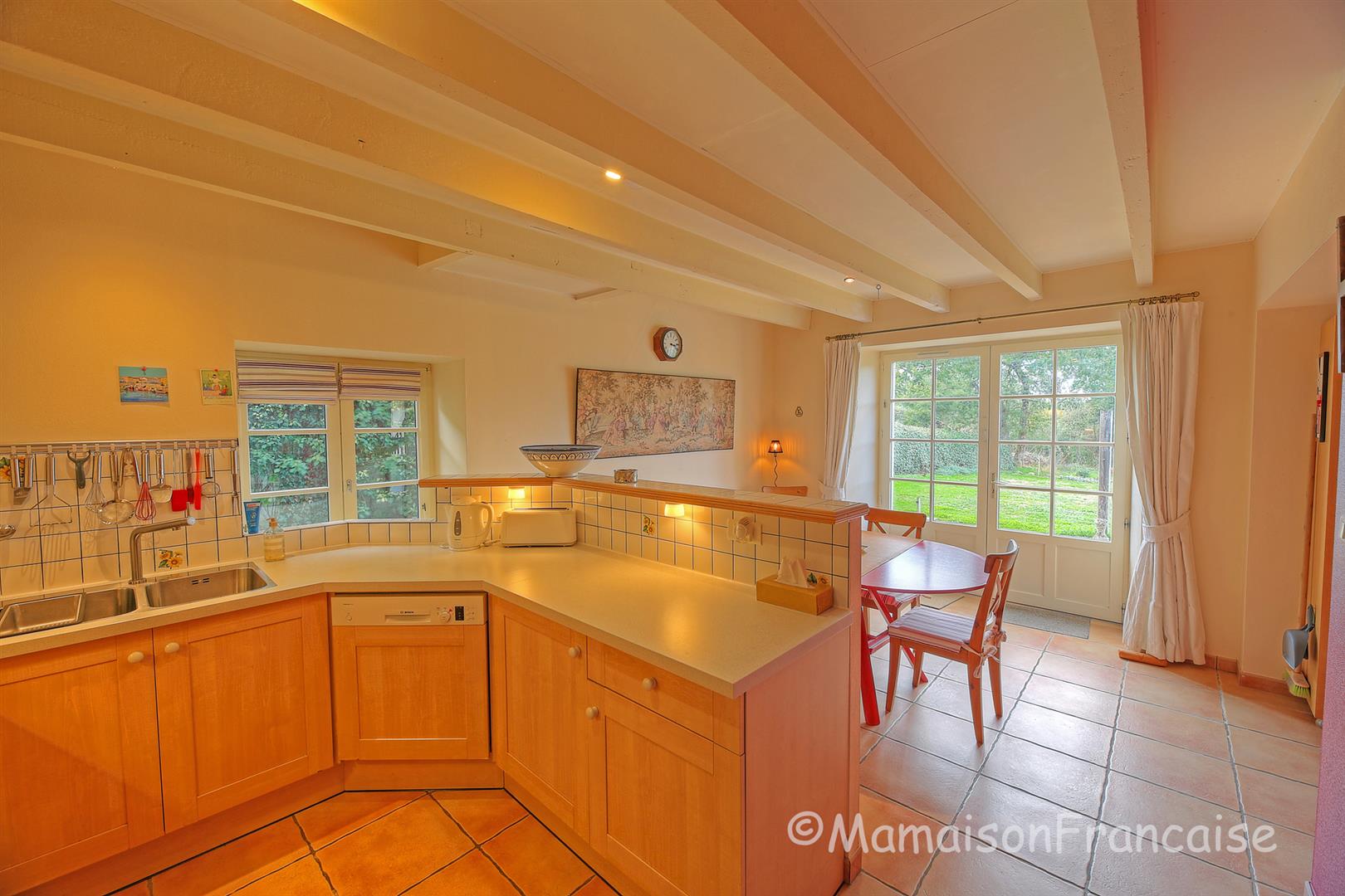 Immaculate village house 3bed/2bath, large gardens next to a golf course