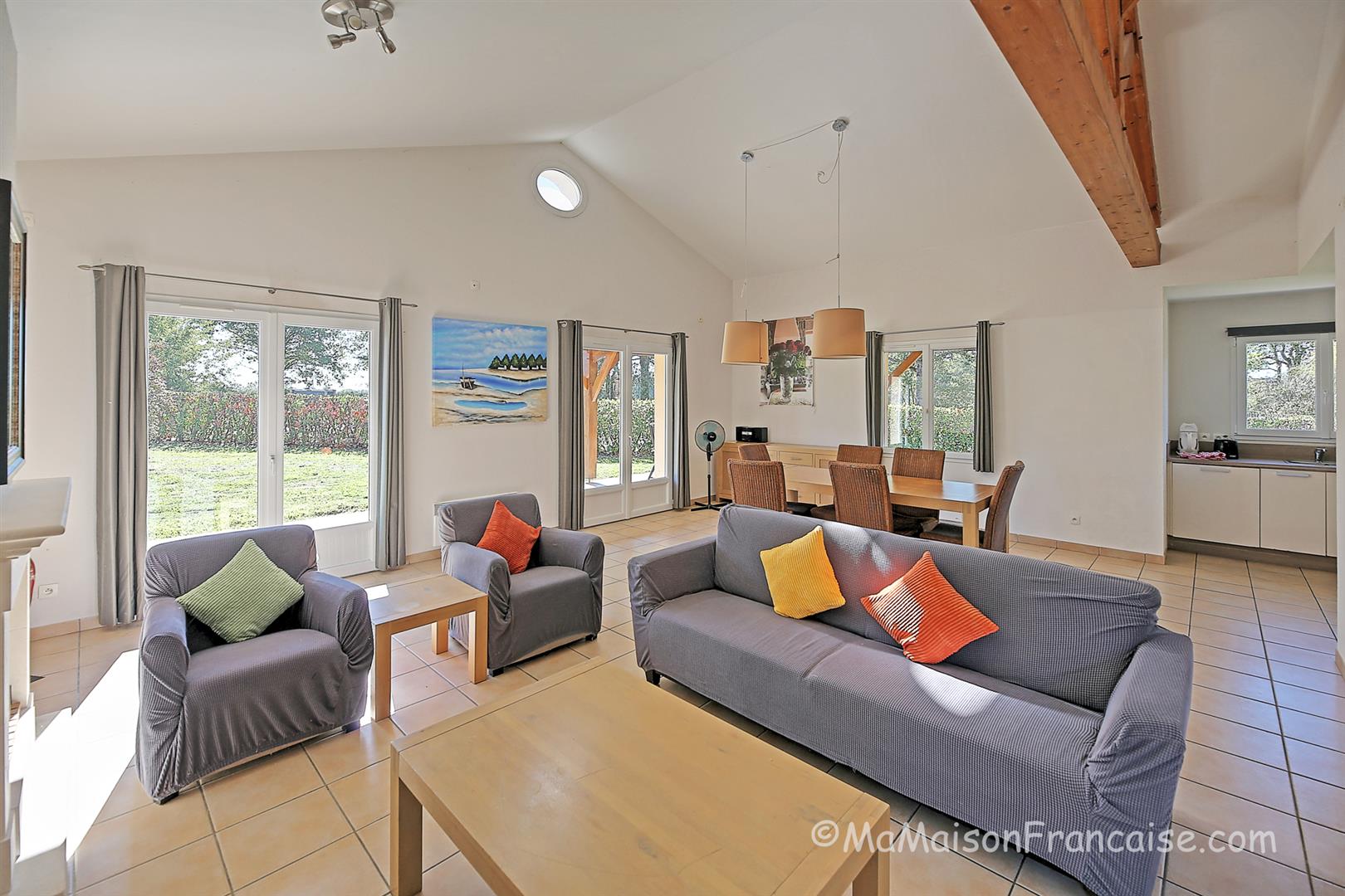 Villa 3 bed/2bath near 27 hole golf course, with on site facilities including swimming pool