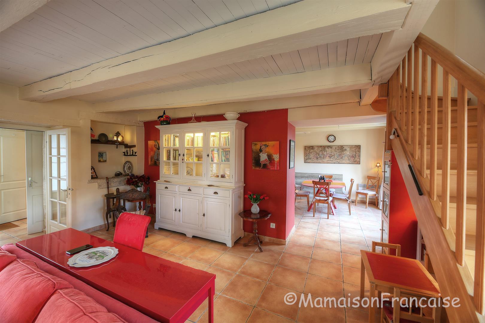 Immaculate village house 3bed/2bath, large gardens next to a golf course