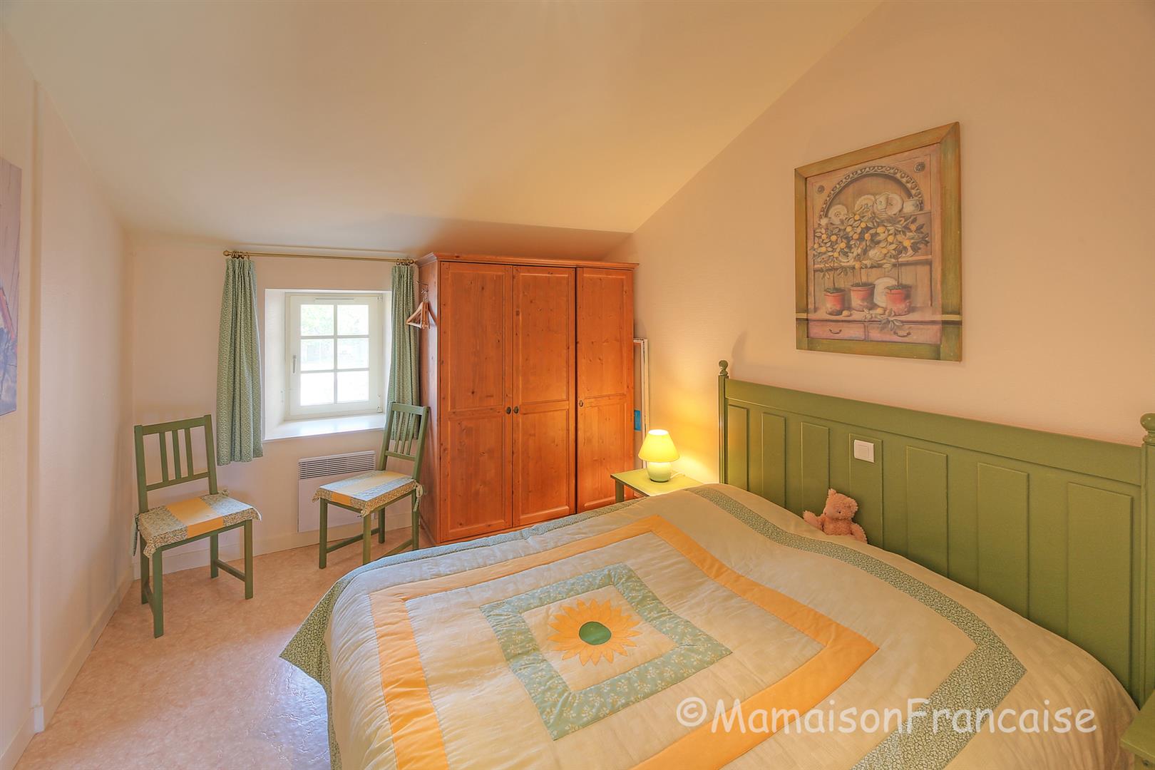 Immaculate village house 3bed/2bath, large gardens next to a golf course