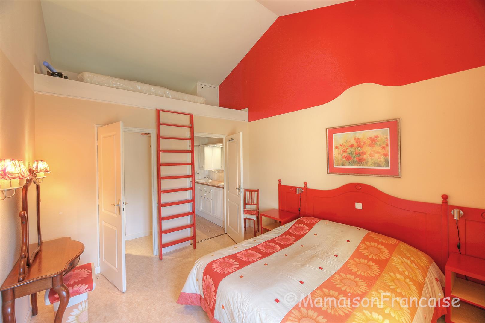 Immaculate village house 3bed/2bath, large gardens next to a golf course