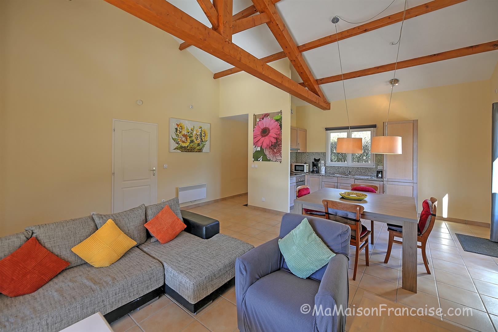 Immaculate 2bed/2bath Villa, communal swimming pool close to a 27 hole golf course